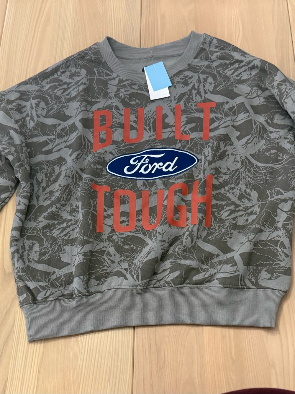 Ford Built Tough Ford sweatshirt Camo Sweatshirt Size Small NWT